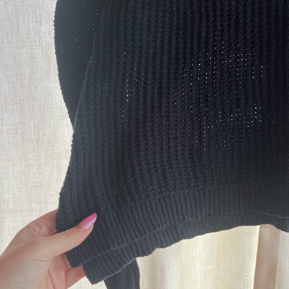 Nicki Minaj Black Crew Neck Sweater with Ribbed Texture - Picture 3 of 4